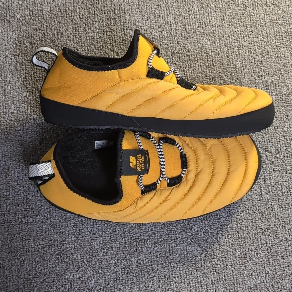 New Balance Caravan Moc V2 Slipper Size 8.0 Black/Yellow Unisex W9.5 Recovery